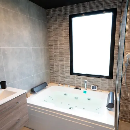 Pet-friendly Rural Escape, Cleaning Included *