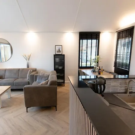 Pet-friendly Rural Escape, Cleaning Included Zevenhuizen (Zuidplas)